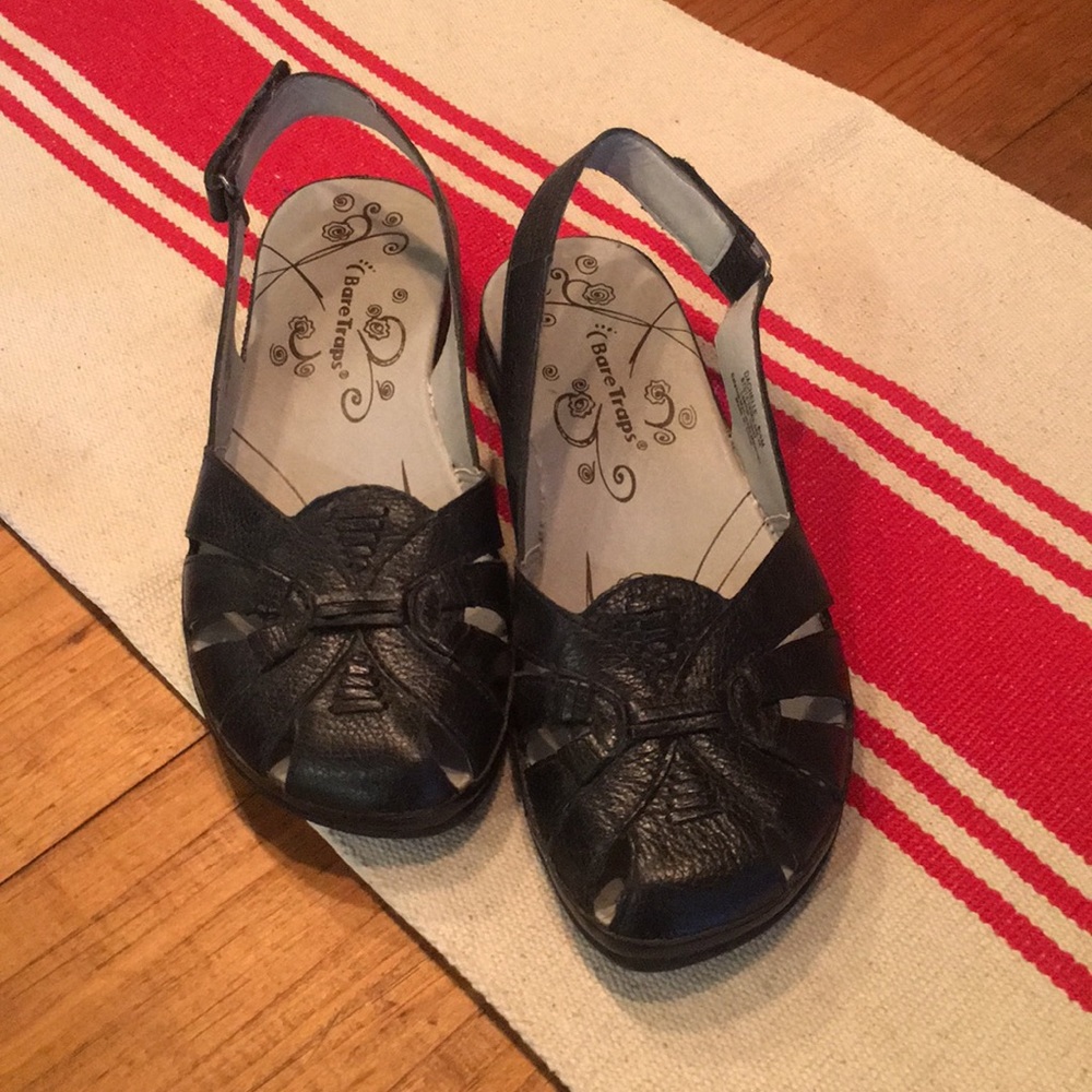 Bare Traps sandals